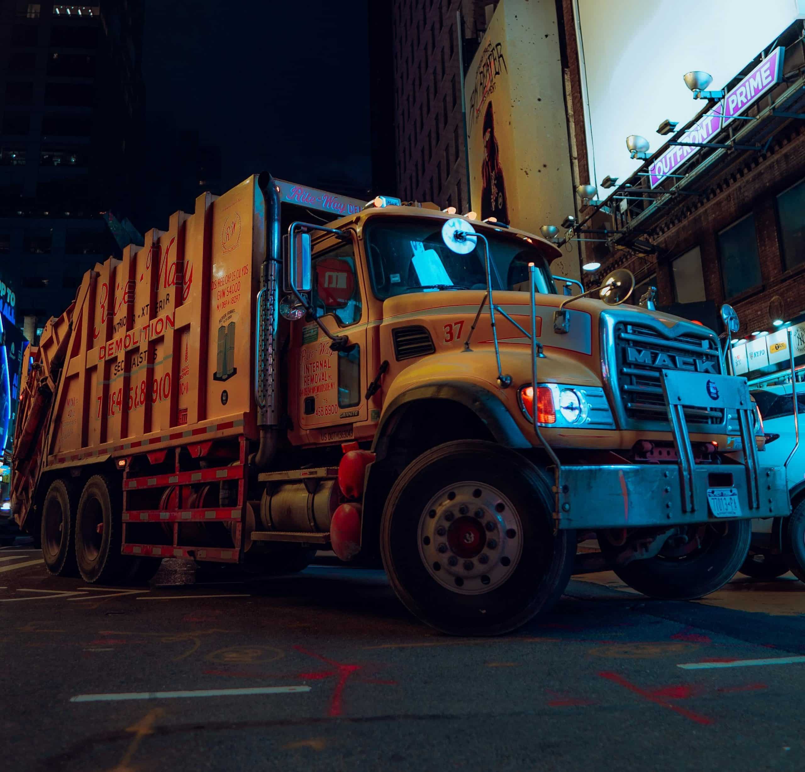 big rig rescue truck mechanic and road side services roadside